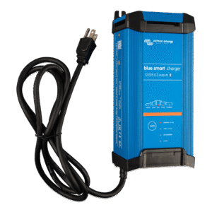 Blue Smart IP22 12/15(1) / Cargador de Baterías 12V, 15A / Para Ambientes Marinos y Terrestres. /  Bancos de 100 a 200 Ah